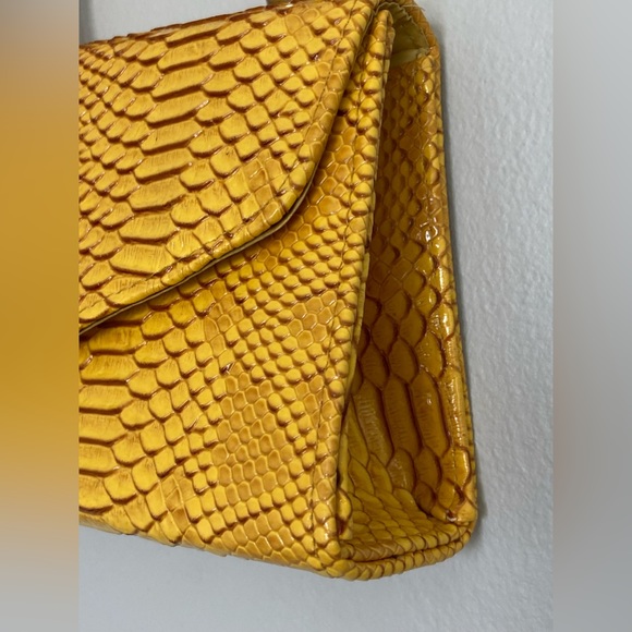 Mini bag 💛 - Picture 2 of 4